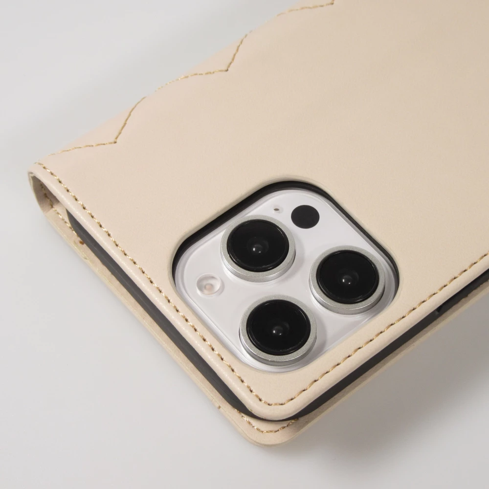 Fourre iPhone 16 Pro Max - Flip matelass&eacute; &eacute;l&eacute;gant avec fermeture magn&eacute;tique et lani&egrave;re et emplacements pour cartes - Beige
