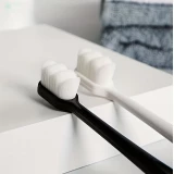 4er Set Ultraweiche Zahnb&uuml;rsten extra sanfte Borsten f&uuml;r empfindliche Z&auml;hne & Zahnfleisch t&auml;gliche Reinigung f&uuml;r Erwachsene (Schwarz-Weiss) - Weiss