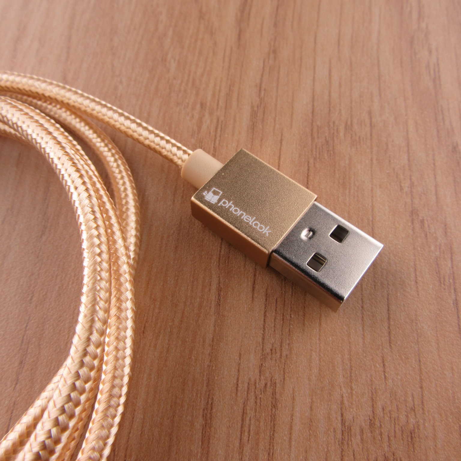 Câble chargeur (1.5 m) USB-C vers USB-C - Nylon PhoneLook - Rose clair -  Acheter sur PhoneLook