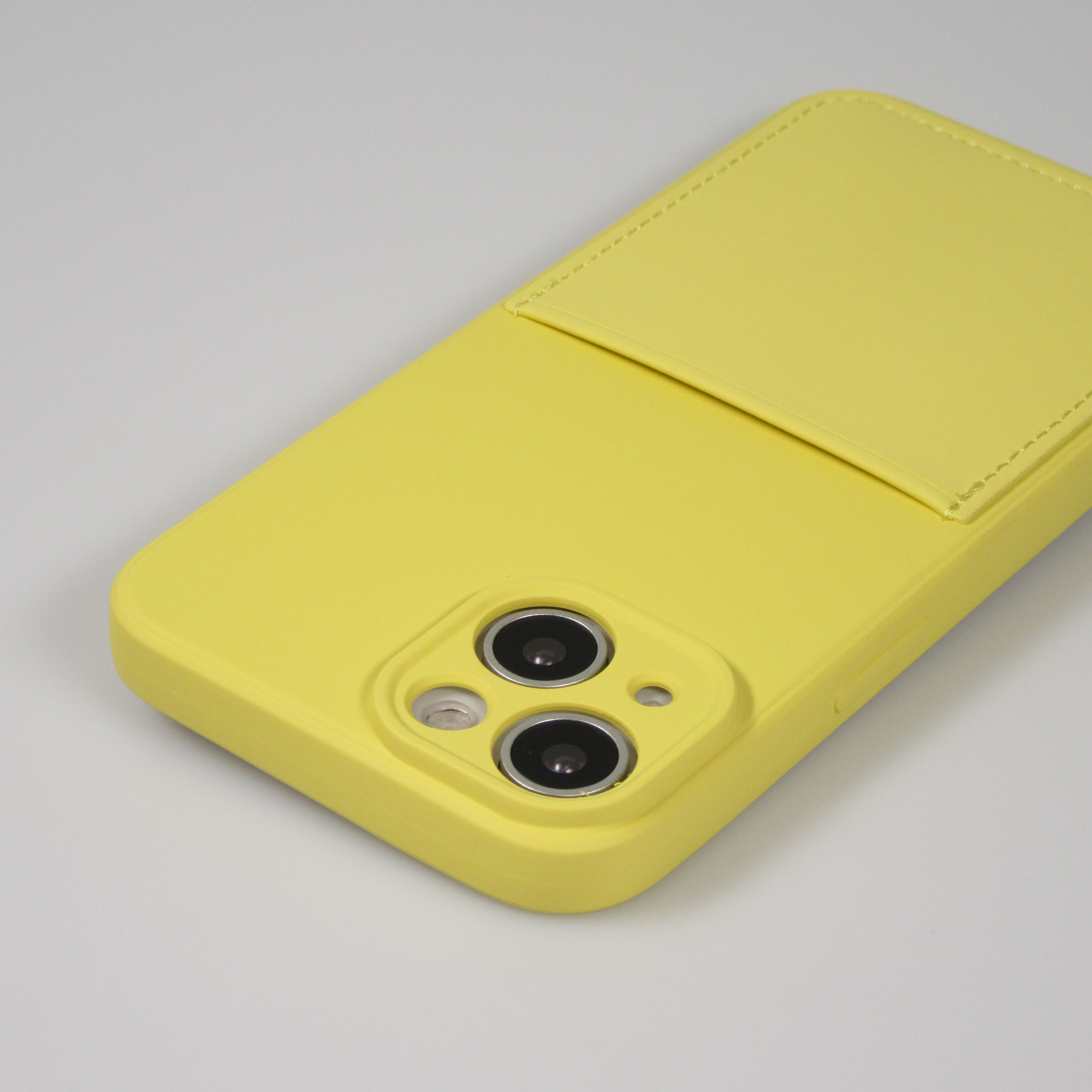 Coque iPhone 14 Plus Silicone lisse avec compartiment pour carte